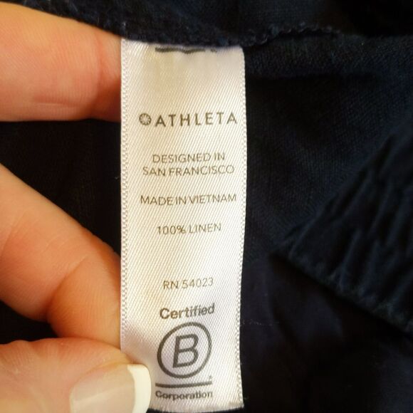 Athleta Cabo Linen 4" Short, navy blue, elastic waistband, pockets, size 4 - Picture 6 of 7